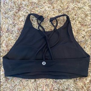 black lululemon halter sports bra